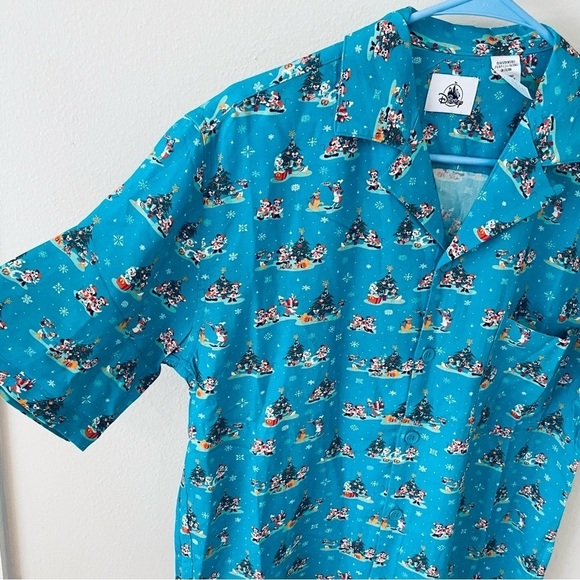 🎄 NWT Disney Parks Christmas Button-Up Shirt – Mickey & Friends (Size S) 🎅✨ - Picture 5 of 12